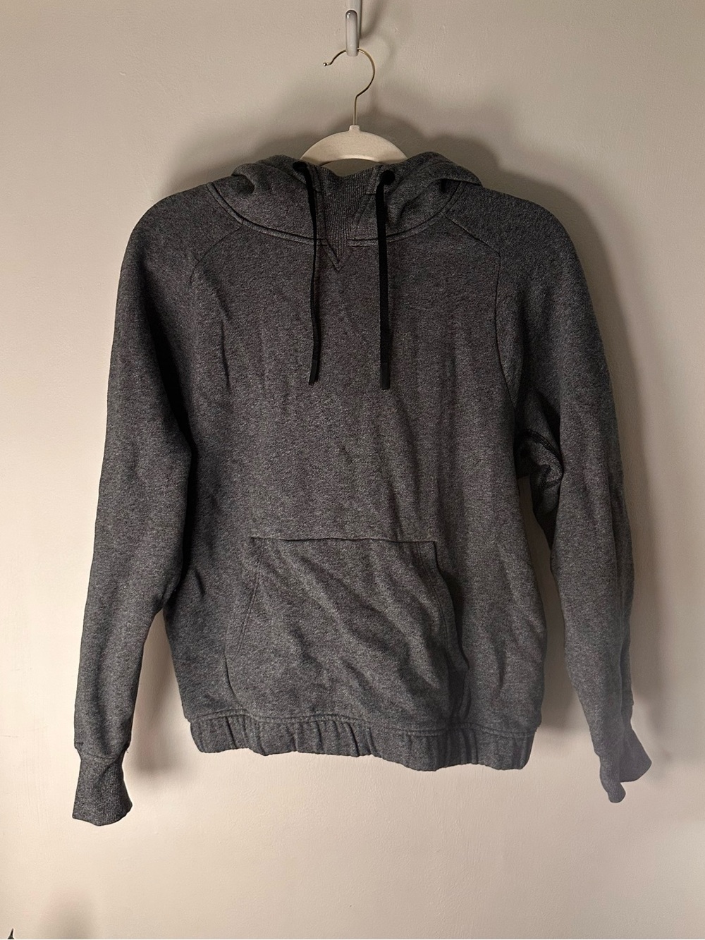 Lululemon Women’s Dark Gray, cropped, Pullover Hoodie